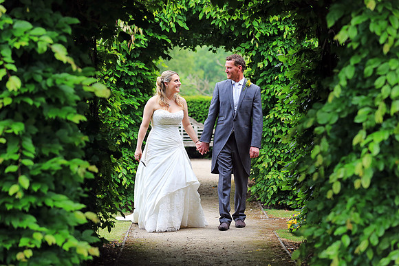 Sarah & Craig - Wedding Photography at Leatherhead Registry Office and Thatchers Hotel, Surrey